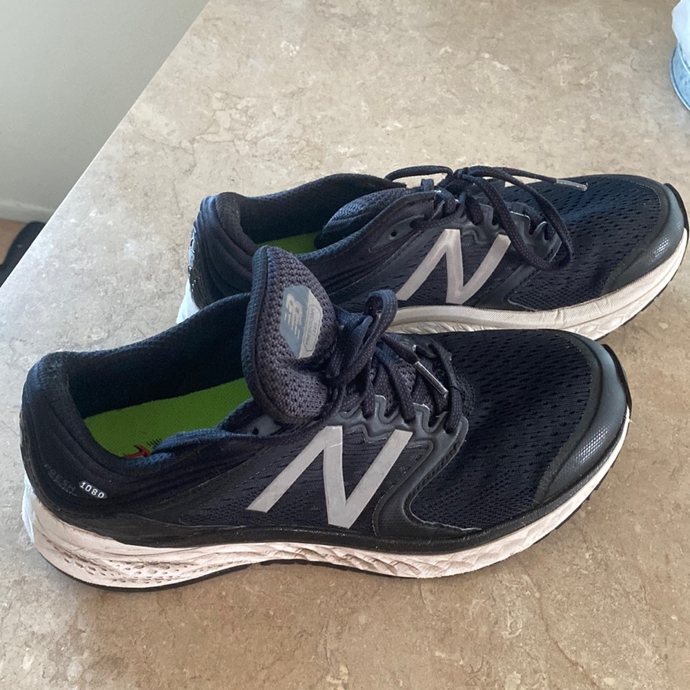 Woman’s new balance running shoes